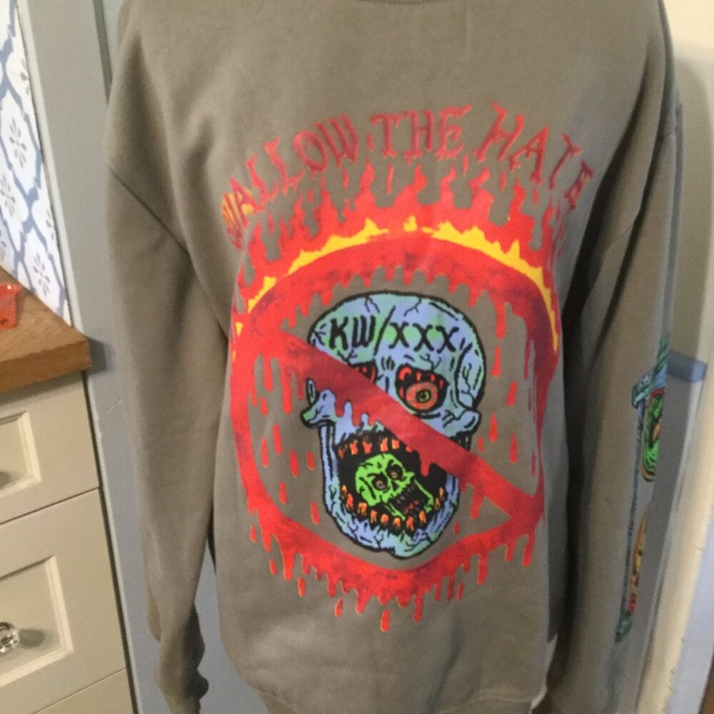 Hbat man's sweatshirt graphic on front back and sleeves size XXL  greenish color